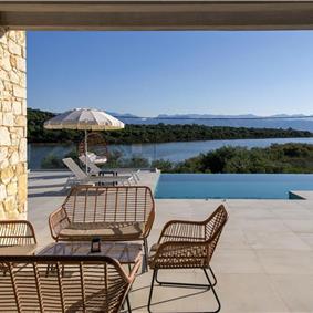 3 bedroom villa with pool & sea view, near Acharavi, sleeps 6